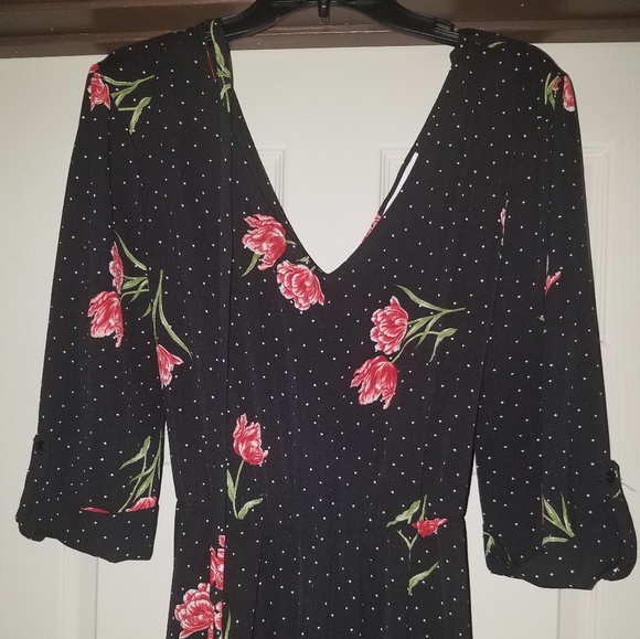 Classy, Women's Floral Romper - Picture 2 of 3